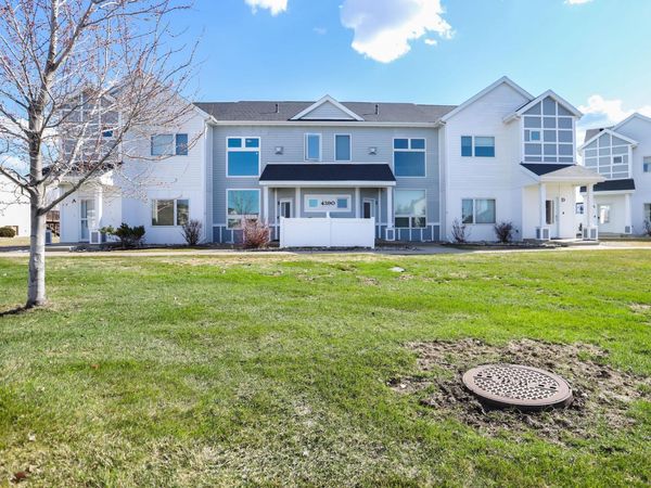 4390 46th Avenue S, Unit B, Fargo, ND 58104