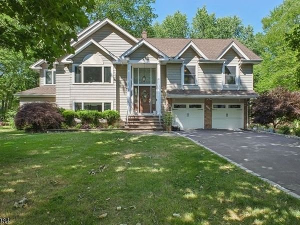 195 Chaucer Dr, Berkeley Heights, NJ 07922