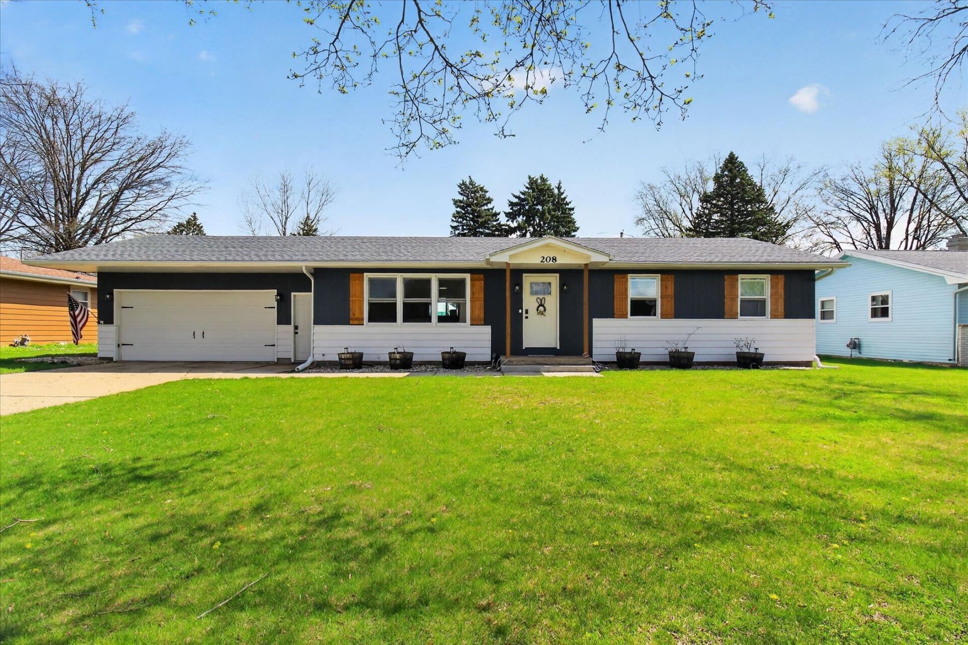 208 N Willard Avenue, Janesville, WI 53548 Main Photo