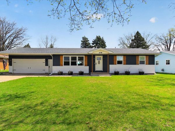 208 N Willard Avenue, Janesville, WI 53548