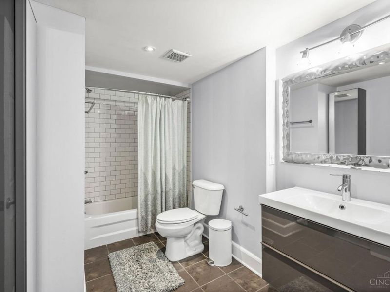 551 E Thirteenth Street, Unit 4, Cincinnati, OH 45202 Photo 16