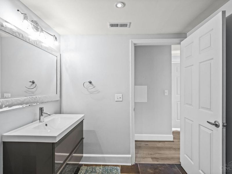 551 E Thirteenth Street, Unit 4, Cincinnati, OH 45202 Photo 17