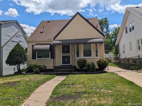 25613 Powers Avenue, Dearborn Heights, MI 48125