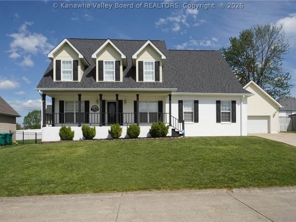703 Charlie Street, Hurricane, WV 25526
