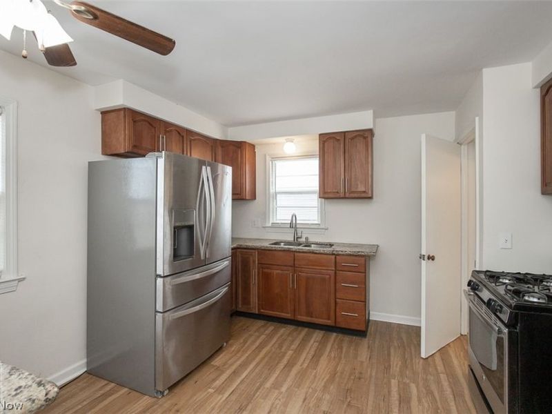 1547 Clermont Road, Cleveland, OH 44110 Photo 6