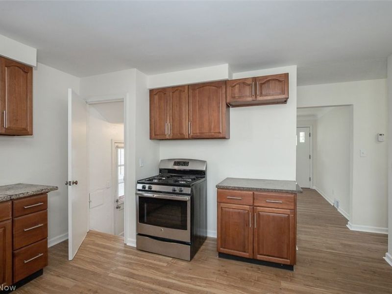 1547 Clermont Road, Cleveland, OH 44110 Photo 7