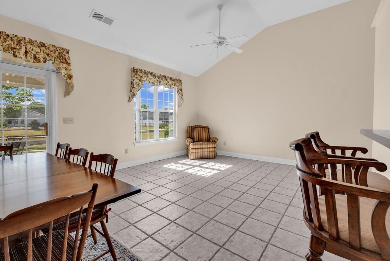 545 Sandridge Rd. Photo 13