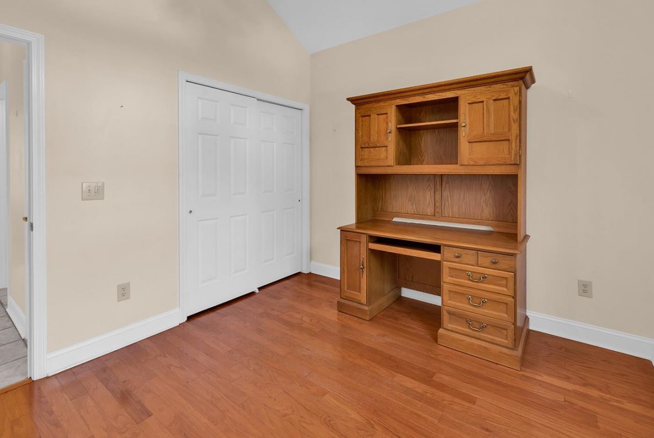 545 Sandridge Rd. Photo 21