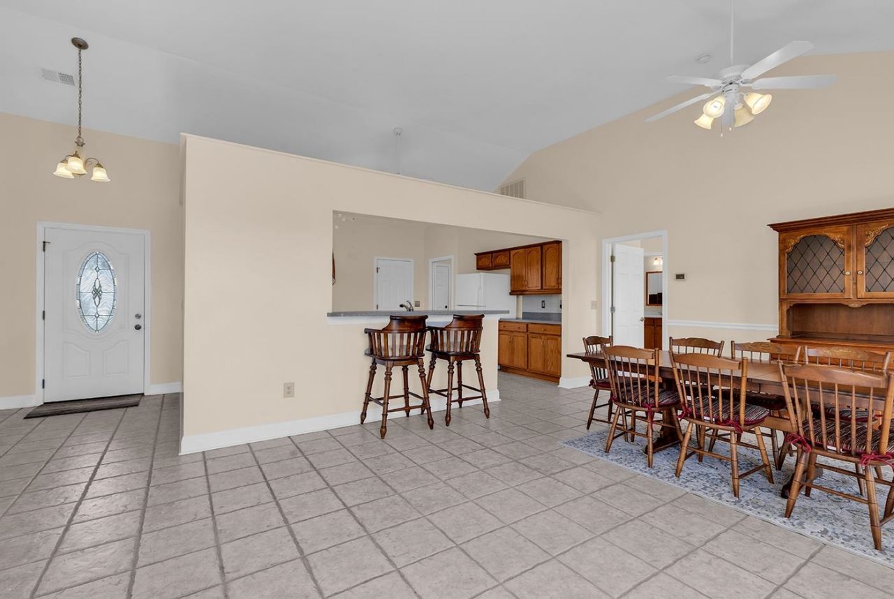 545 Sandridge Rd. Photo 7