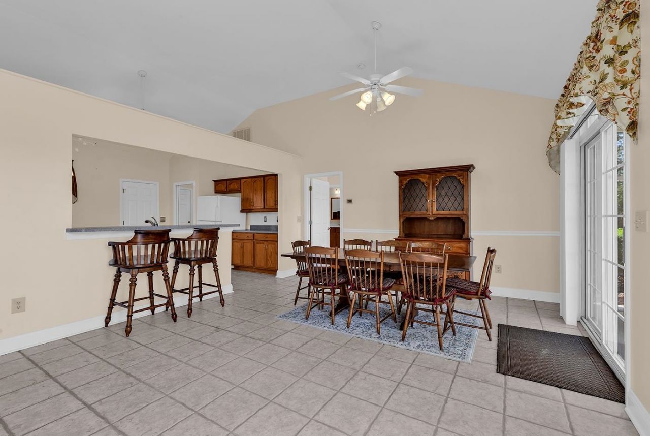 545 Sandridge Rd. Photo 8