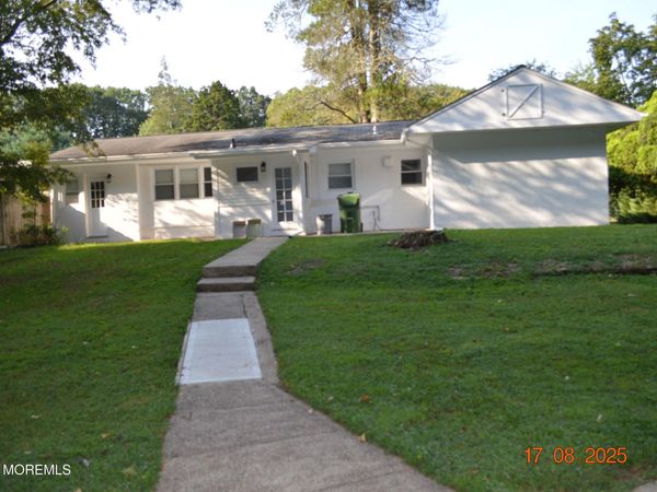 14 Homestead Lane, Roosevelt, NJ 08555
