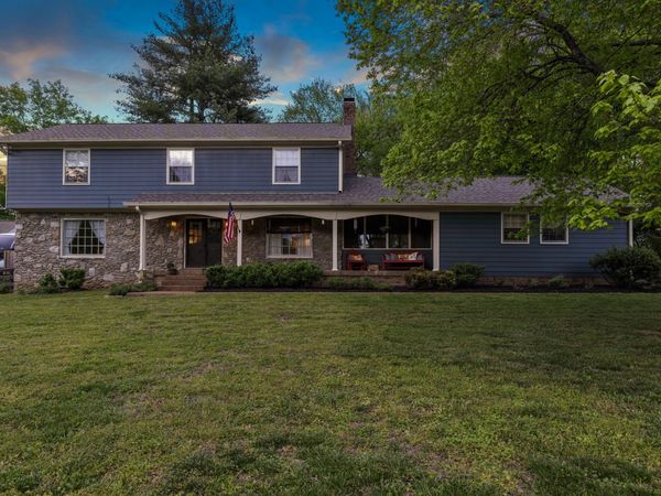178 Meadowlake Dr , Hendersonville, TN 37075