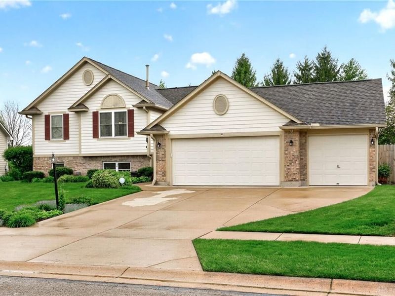 1359 Rose Lake Drive, Bellbrook, OH 45305 Photo 1