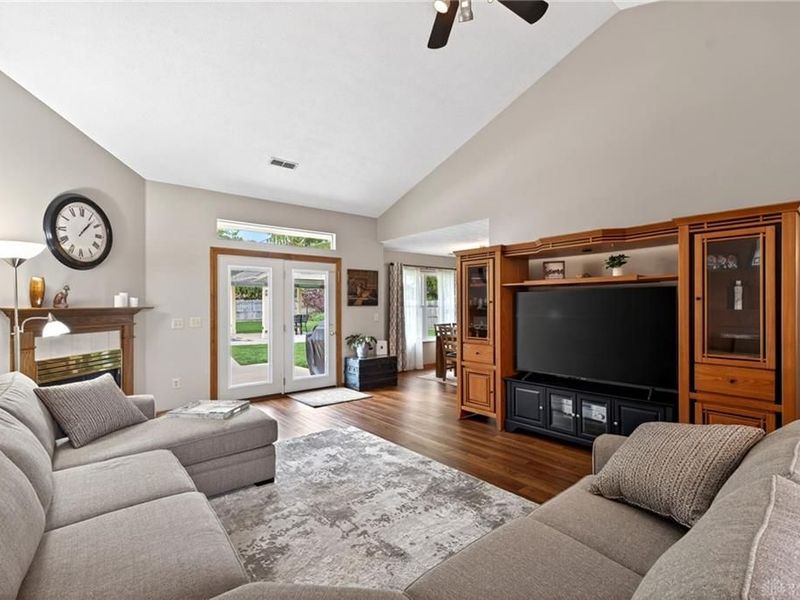 1359 Rose Lake Drive, Bellbrook, OH 45305 Photo 4