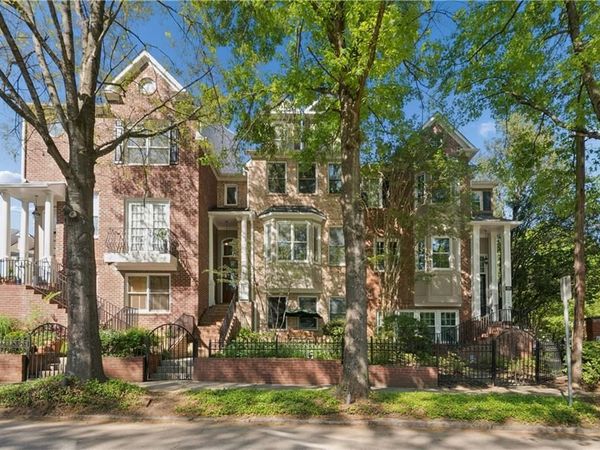 1048 Emory Parc Place, Decatur, GA 30033