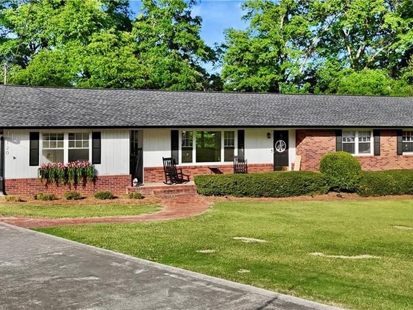 120 Valley Circle, Calhoun, GA 30701