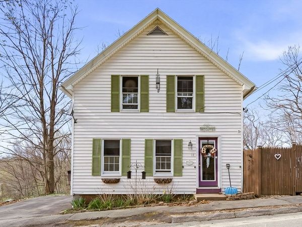 13 Keyes St, Warren, MA 01083
