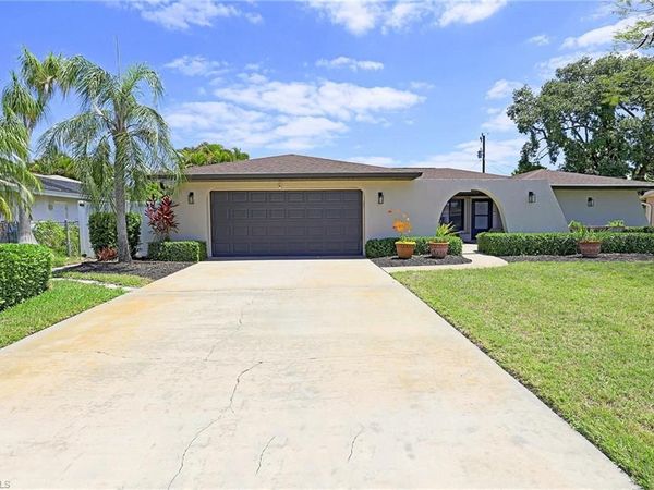 3739 SE 3rd PL, CAPE CORAL, FL 33904