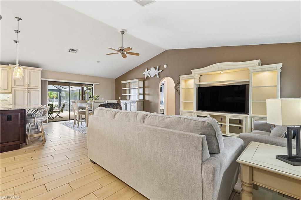 2018 SE 29th St, Cape Coral, FL 33904 Photo