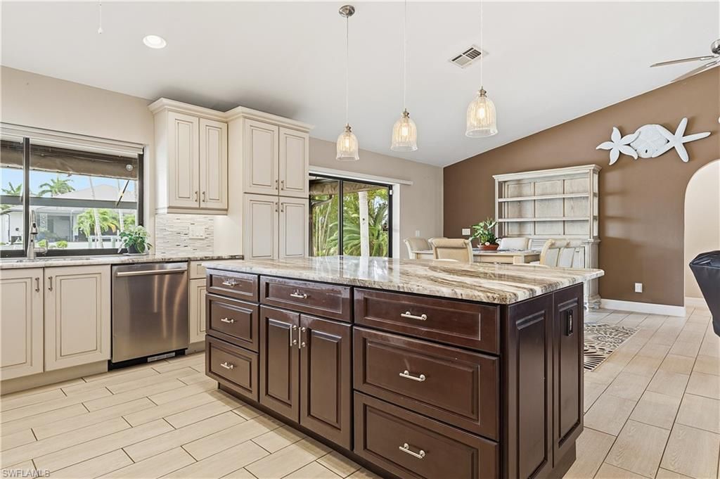 2018 SE 29th St, Cape Coral, FL 33904 Photo