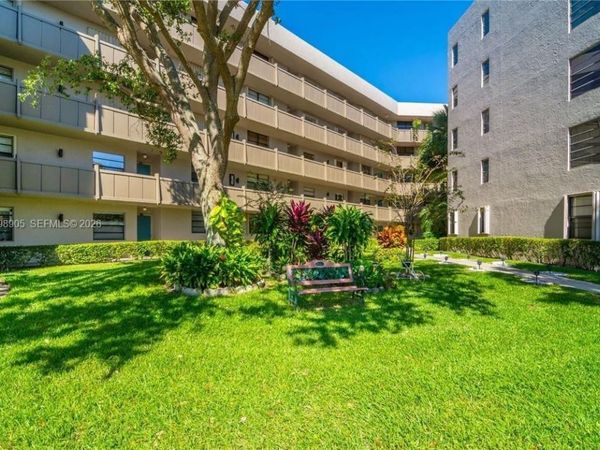 1100 Colony Point Cir, Unit 105, Pembroke Pines, FL 33026