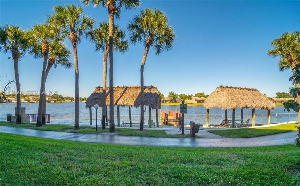 1100 Colony Point Cir, Unit 105, Pembroke Pines, FL 33026 Photo