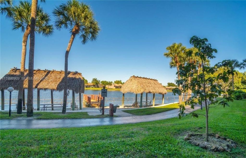 1100 Colony Point Cir, Unit 105, Pembroke Pines, FL 33026 Photo