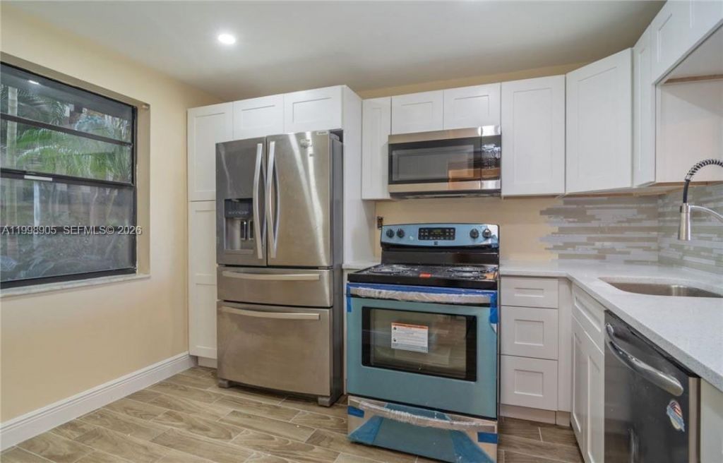 1100 Colony Point Cir, Unit 105, Pembroke Pines, FL 33026 Photo