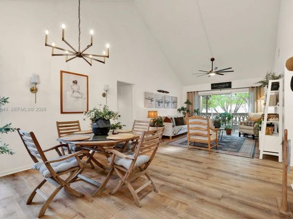 10441 Mahogany Key Cir, Unit 202, Miami, FL 33196