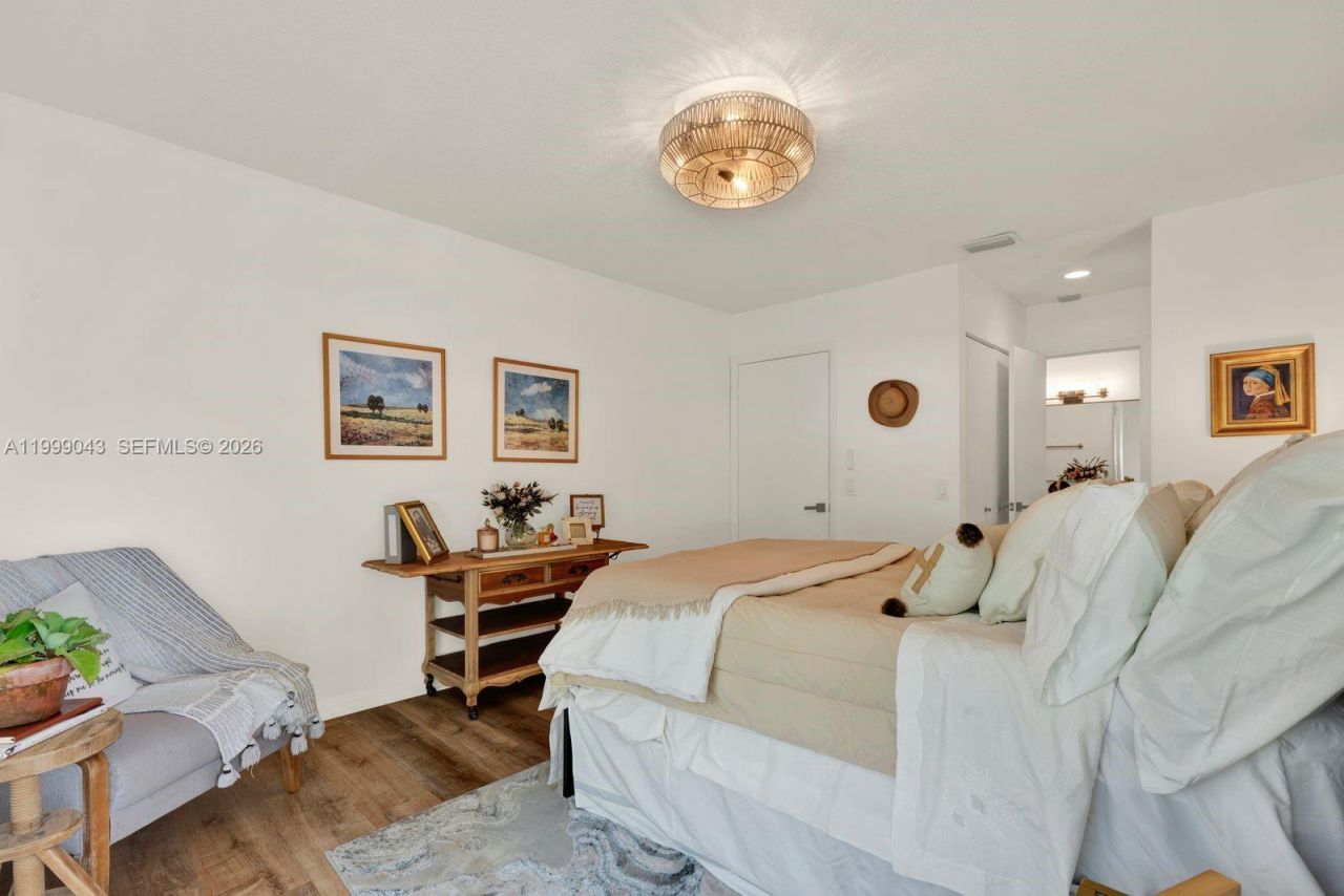 10441 Mahogany Key Cir, Unit 202, Miami, FL 33196 Photo