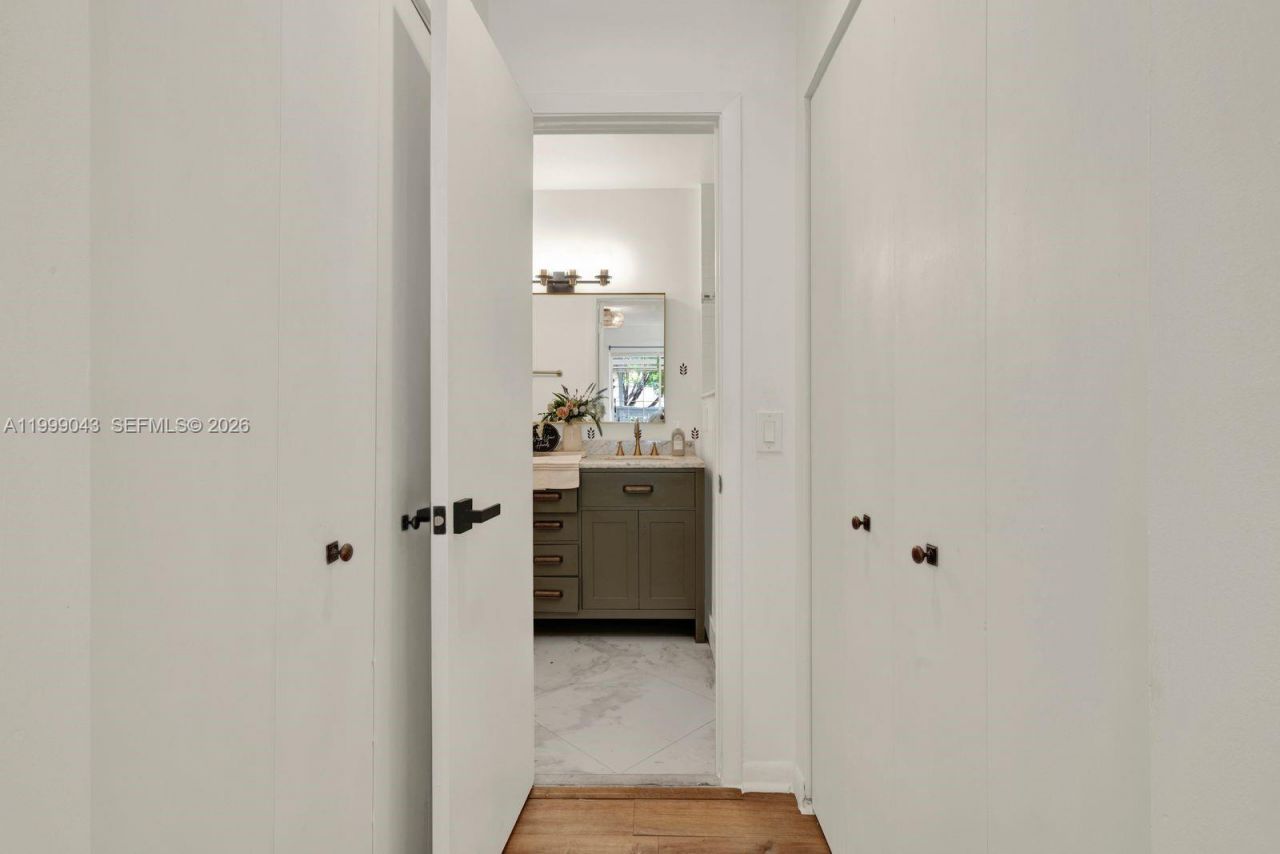 10441 Mahogany Key Cir, Unit 202, Miami, FL 33196 Photo