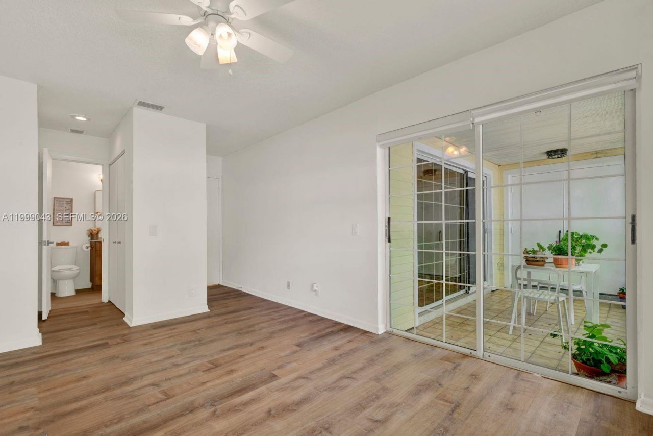 10441 Mahogany Key Cir, Unit 202, Miami, FL 33196 Photo