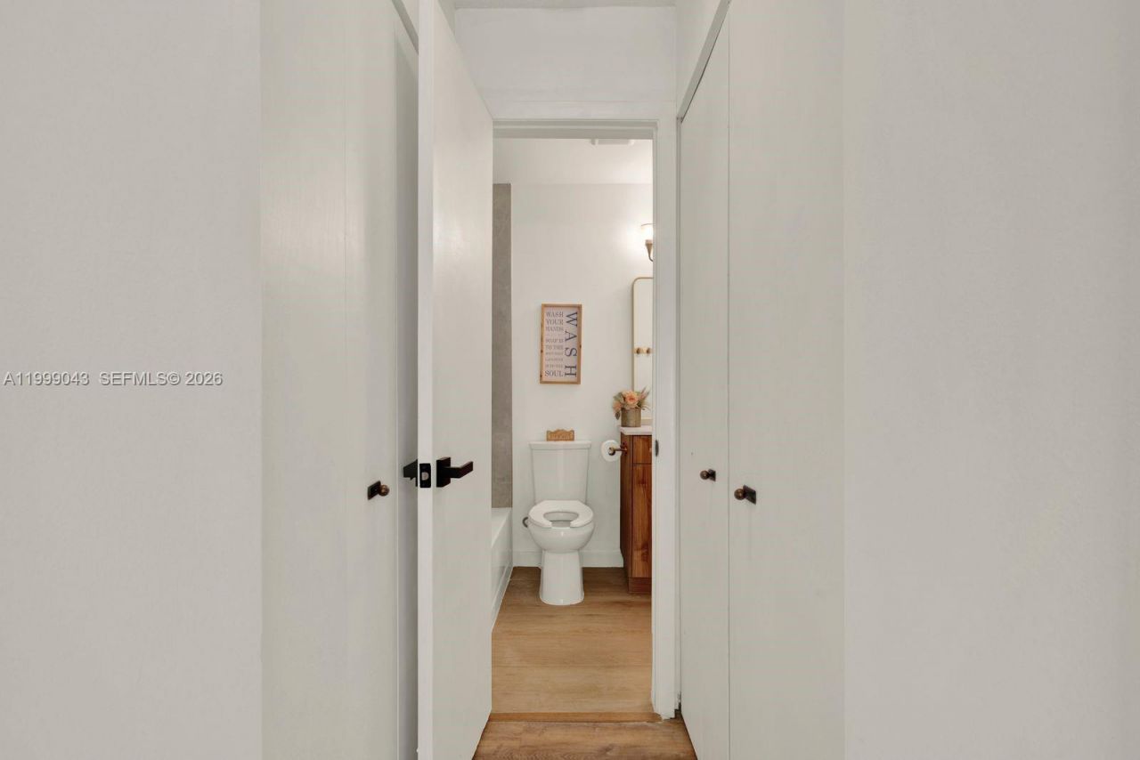 10441 Mahogany Key Cir, Unit 202, Miami, FL 33196 Photo