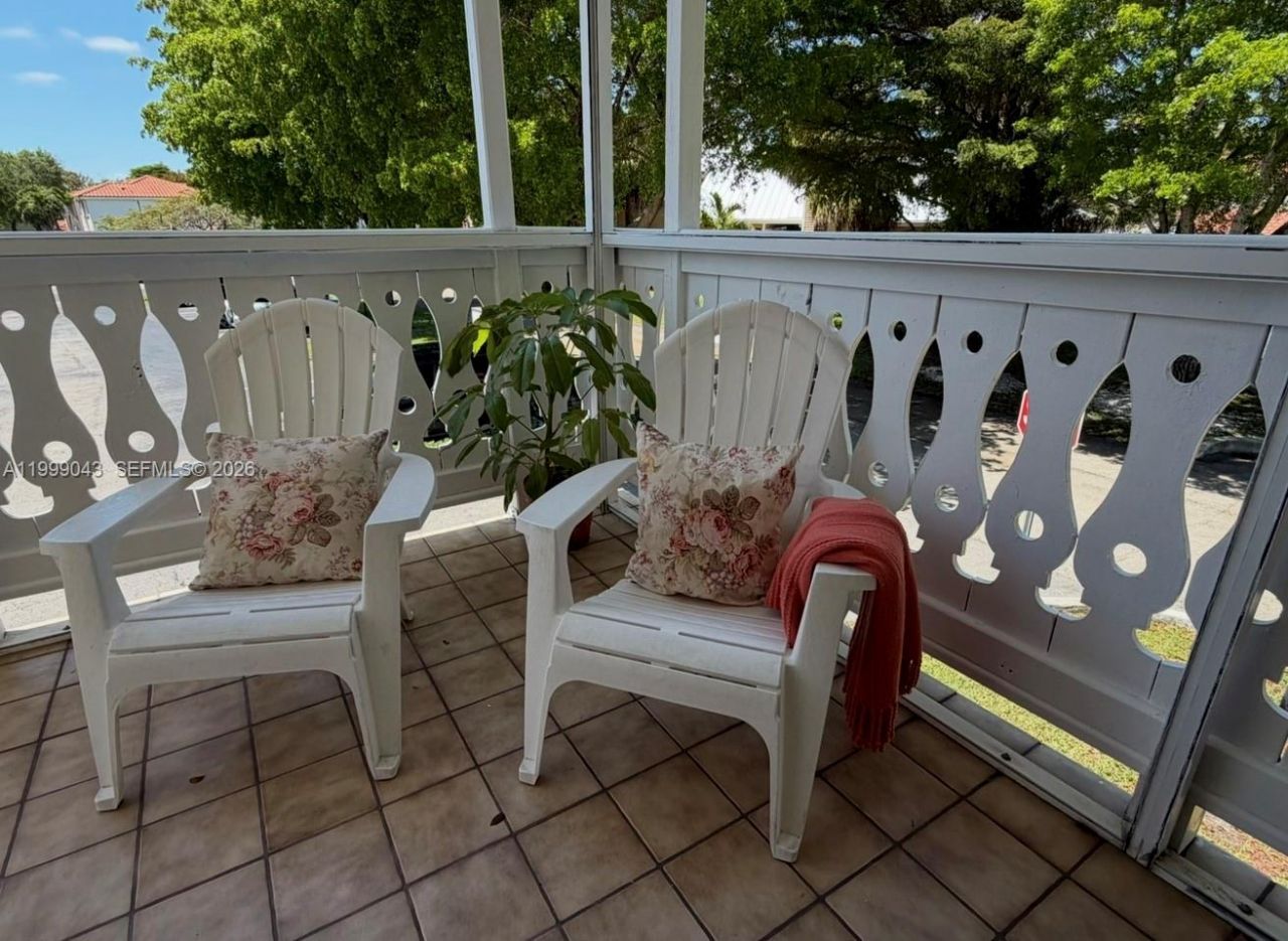 10441 Mahogany Key Cir, Unit 202, Miami, FL 33196 Photo