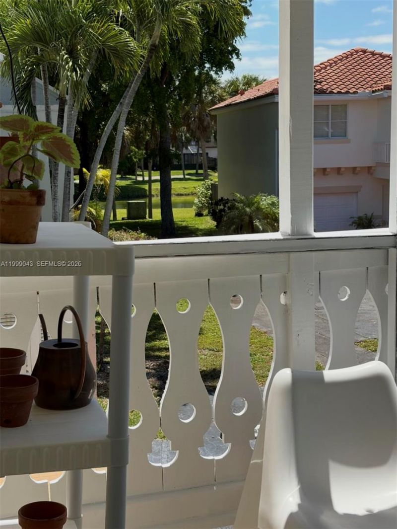 10441 Mahogany Key Cir, Unit 202, Miami, FL 33196 Photo