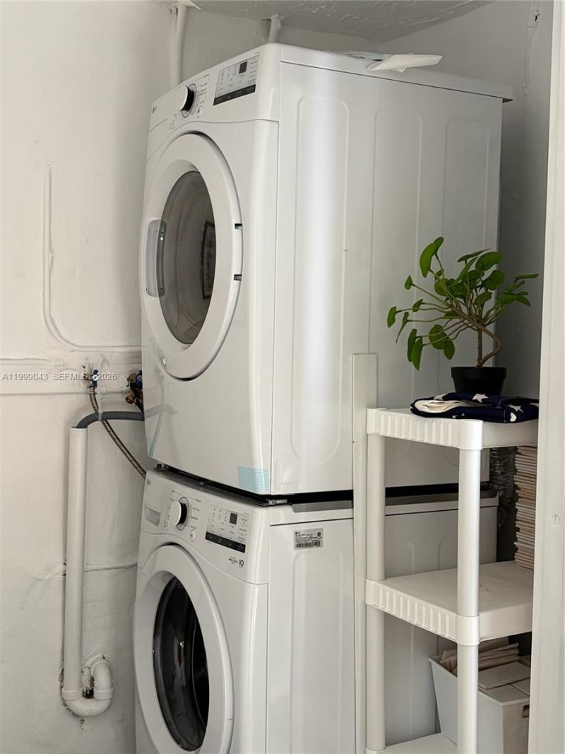 10441 Mahogany Key Cir, Unit 202, Miami, FL 33196 Photo