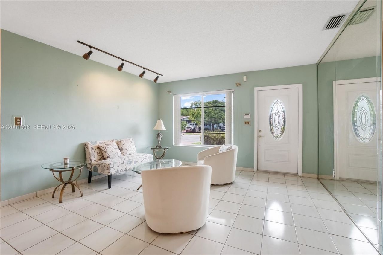 3240 SW 96th Ave, Miami, FL 33165 Photo