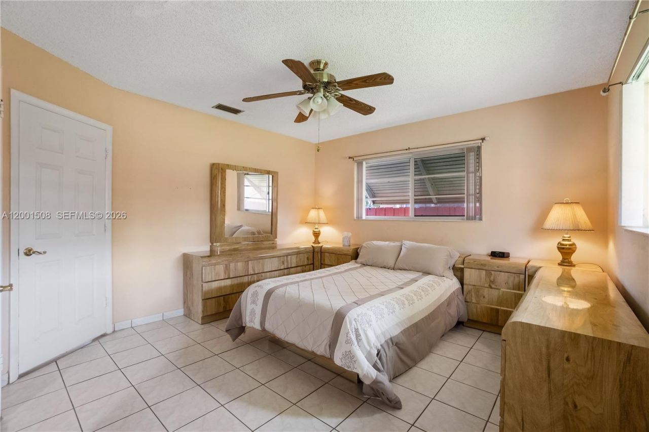 3240 SW 96th Ave, Miami, FL 33165 Photo