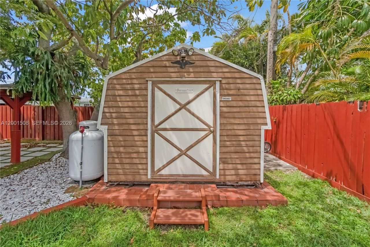 3240 SW 96th Ave, Miami, FL 33165 Photo