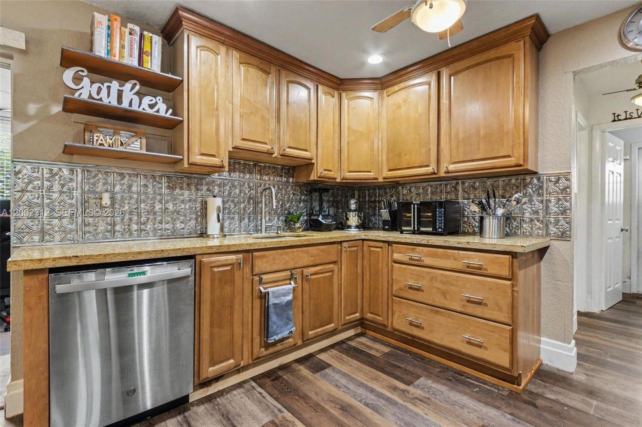 4871 NW 13th Ave, Deerfield Beach, FL 33064 Photo