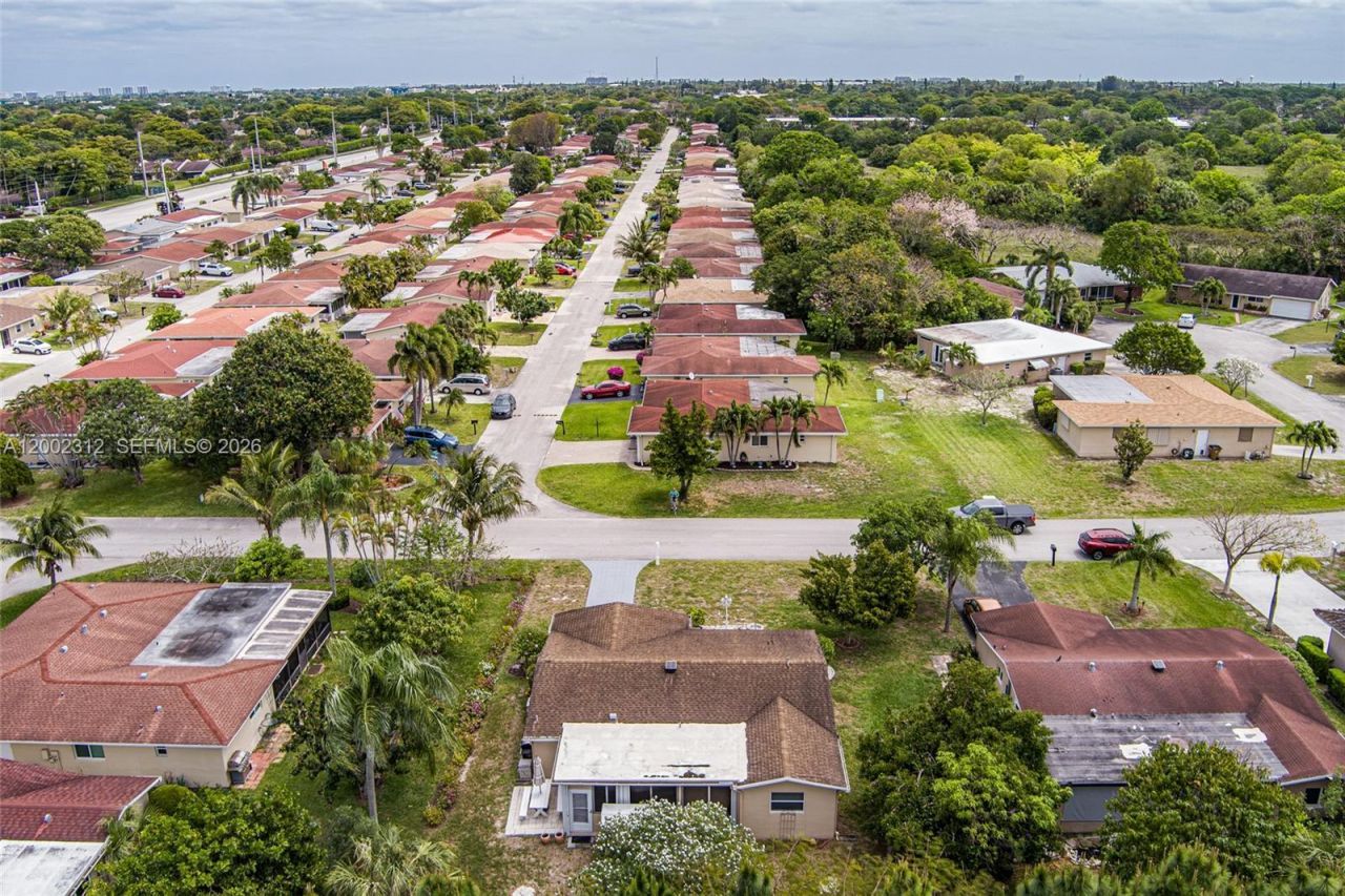 4871 NW 13th Ave, Deerfield Beach, FL 33064 Photo