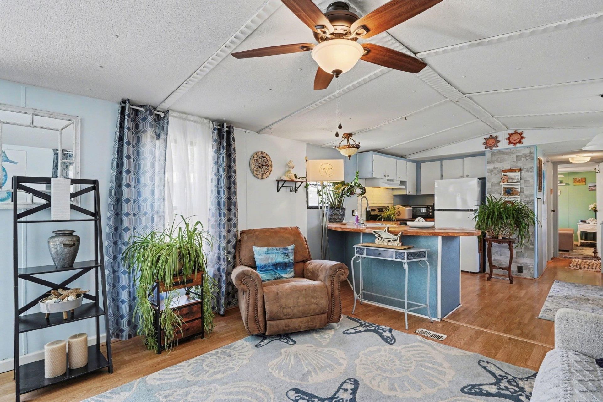 1661 Ursa Major Dr. Photo 10