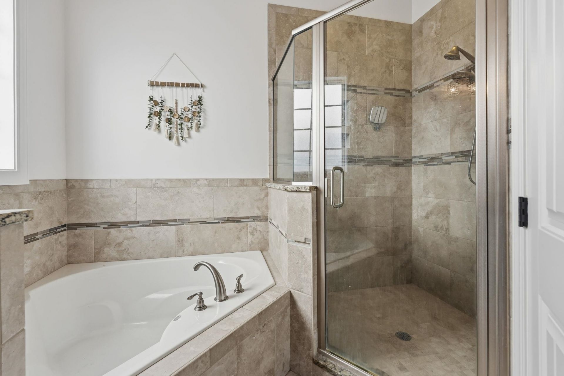 2101 Castille Dr. Photo 33