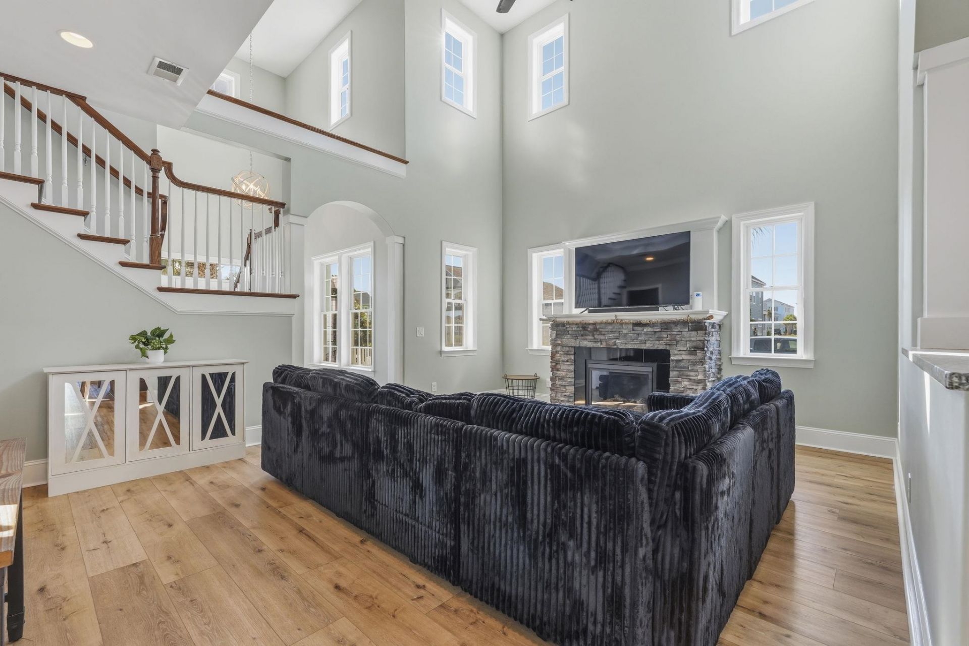 2101 Castille Dr. Photo 9