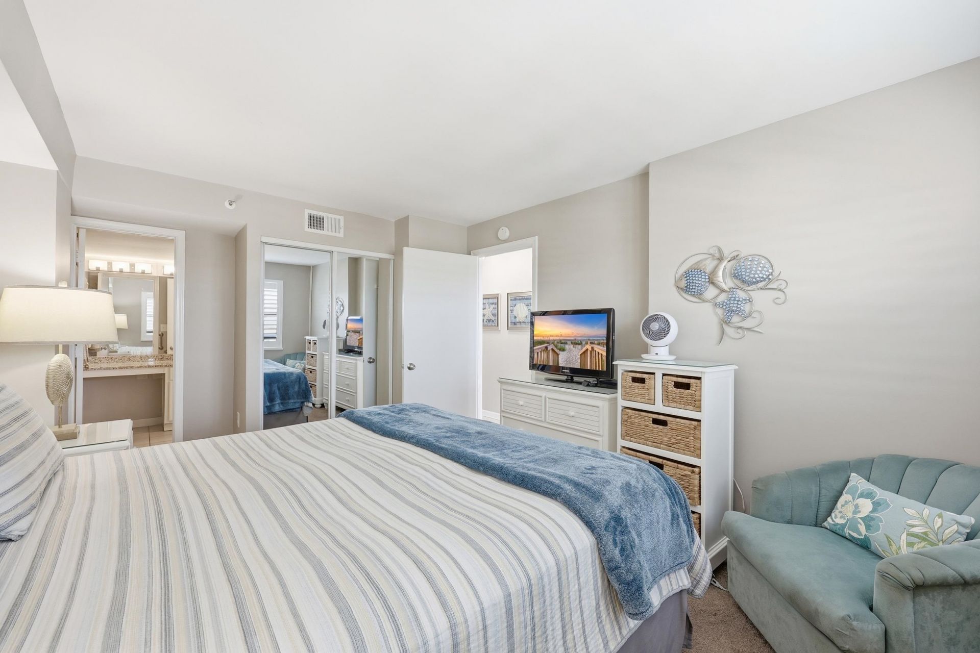 2500 N Ocean Blvd. Photo 20