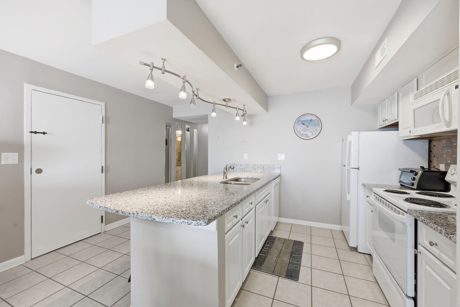 2500 N Ocean Blvd. Photo 7