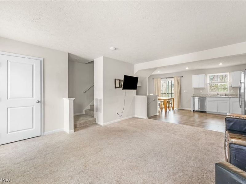 113 Palm Court, Painesville, OH 44077 Photo 2