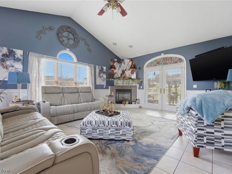 11186 Whitetail Run Street NW, Bolivar, OH 44612 Photo 10