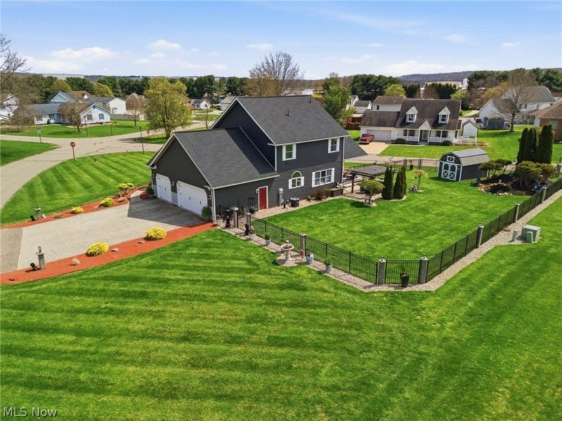 11186 Whitetail Run Street NW, Bolivar, OH 44612 Photo 2