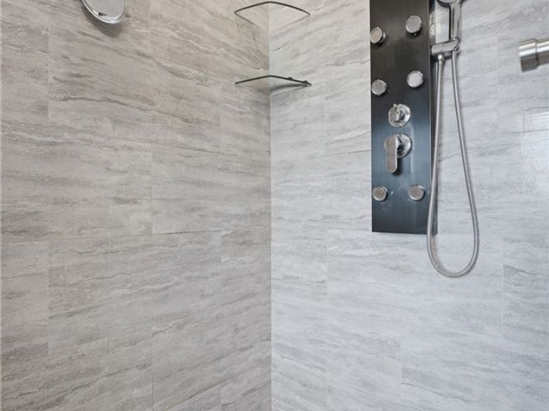 11186 Whitetail Run Street NW, Bolivar, OH 44612 Photo 32